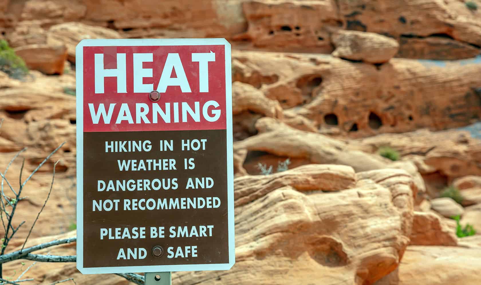 heat-warning-sign-valley-fire-state-park-nevada-usa